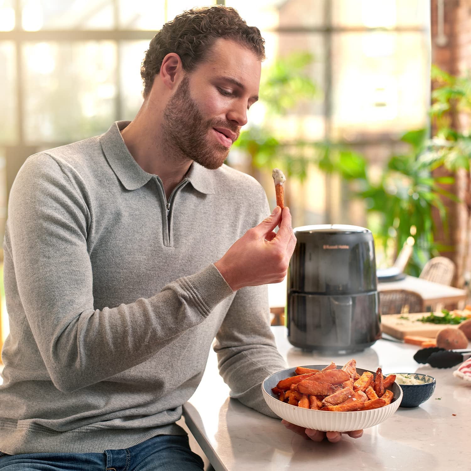 Russell Hobbs Heißluftfritteuse Satisfry 1,8L 1100W Schwarz