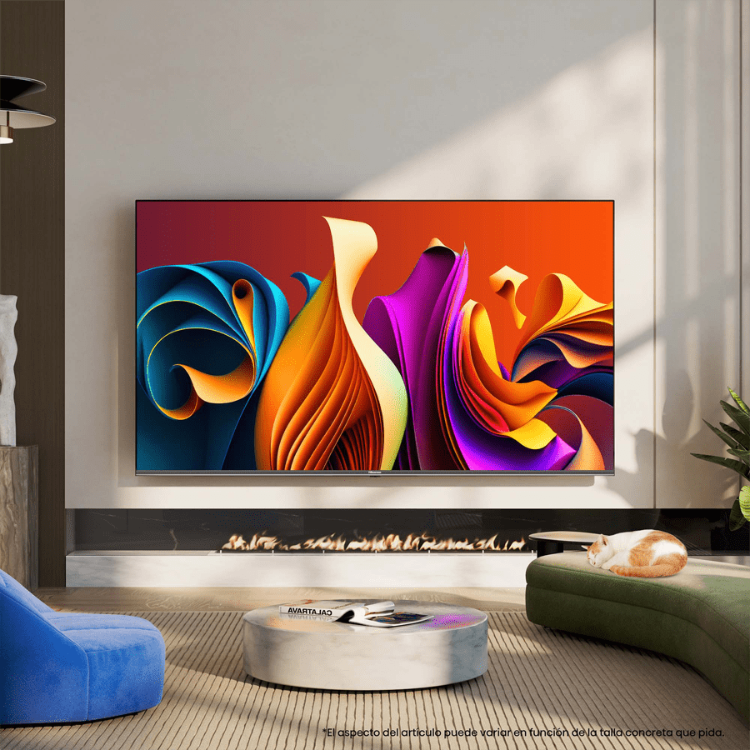 TV 4K QLED 43" Hisense A7NQ, com imagem de padrões abstratos coloridos.