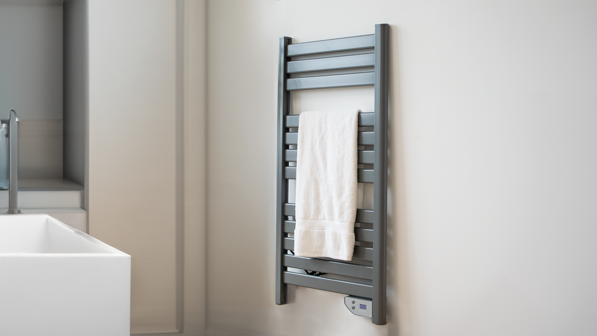 Toalheiro Elétrico EVVO C500 450W Cinzento