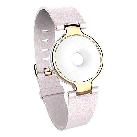 Smartband Amazfit Moonbeam branca com pulseira de couro branco e detalhes em ouro.