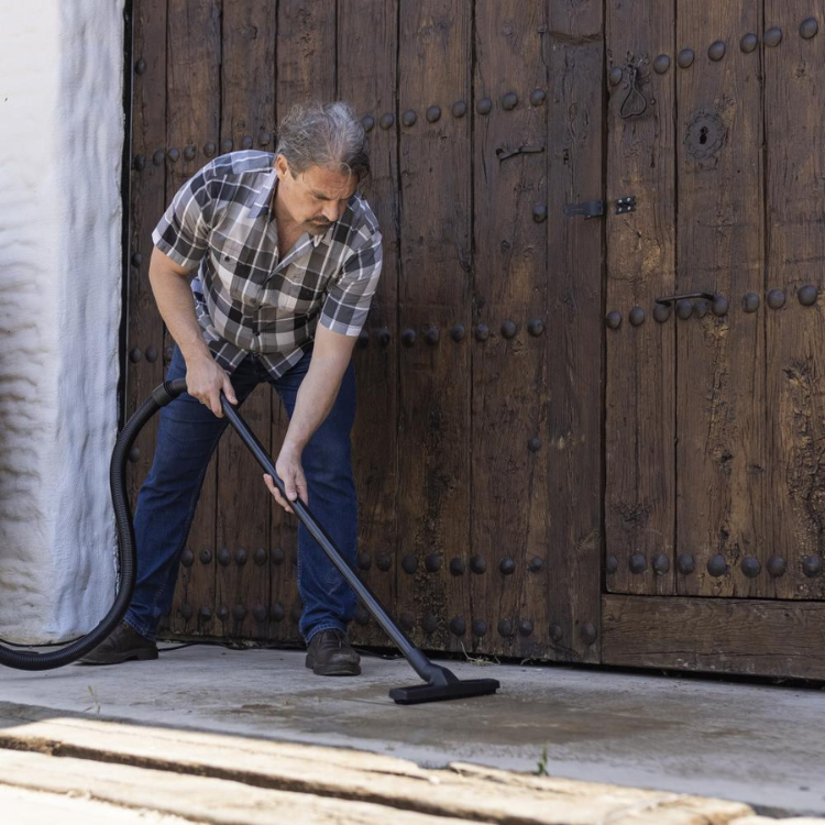 Aspirador Sólidos/Líquidos Goodyear 10L GY10VC