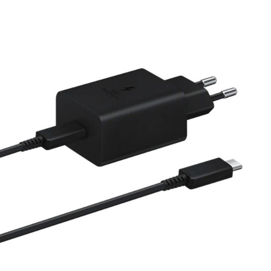 Carregador Samsung Fast Charge USB-C 45W preto com cabo USB-C incluído.