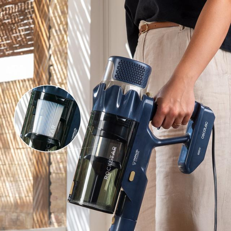 Cecotec Conga Rockstar 800 vacuum cleaner, blue, handheld, 500W, with filter.