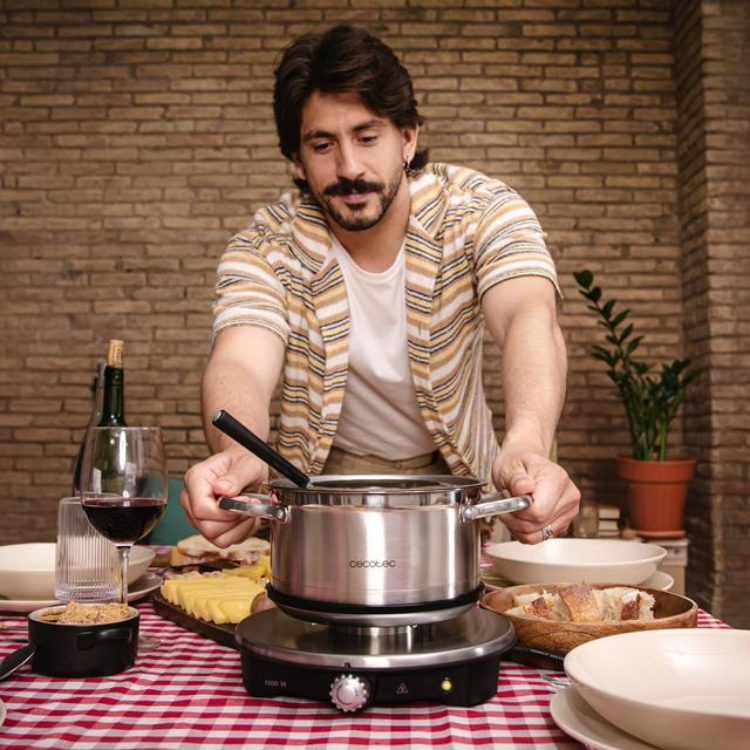 Fondue Elétrico c/ 8 Espetos Cecotec Fun Gourmet Fondue Advance 1500W