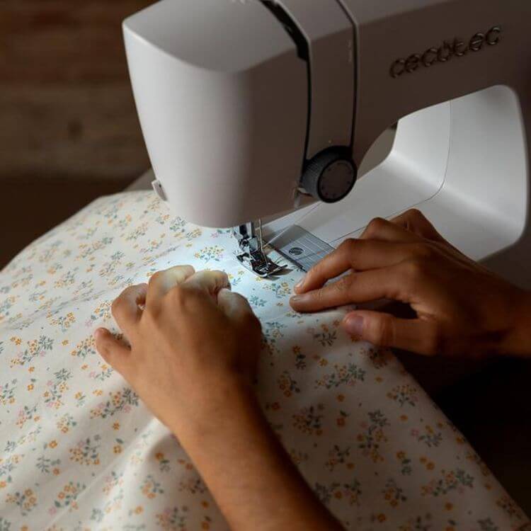 Máquina de Costura Cecotec BelleCouture 1500