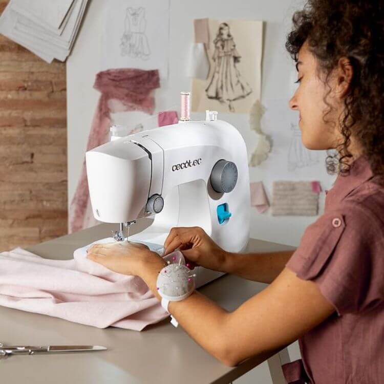 Máquina de Costura Cecotec BelleCouture 1500