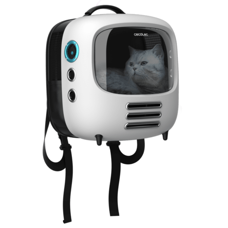 Cecotec Pumba 1800 white pet carrier with cat inside.