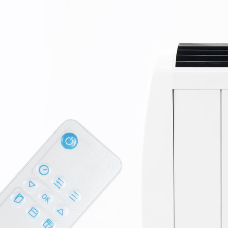 Aquecedor Emissor Térmico Cecotec Ready Warm 1800 Thermal branco com controlo remoto.