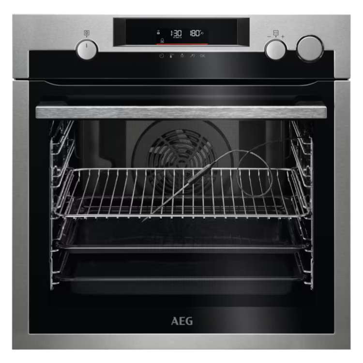 Forno AEG inox com painel digital e uma grelha de metal no interior.