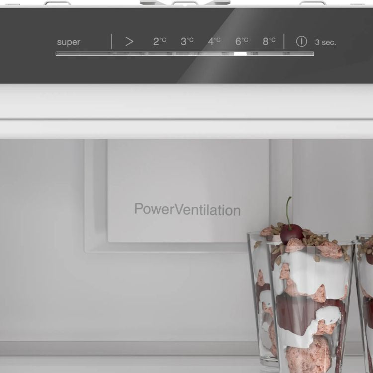 Frigorífico de Encastre Bosch Serie 4 KIR81VFE0 310L Branco