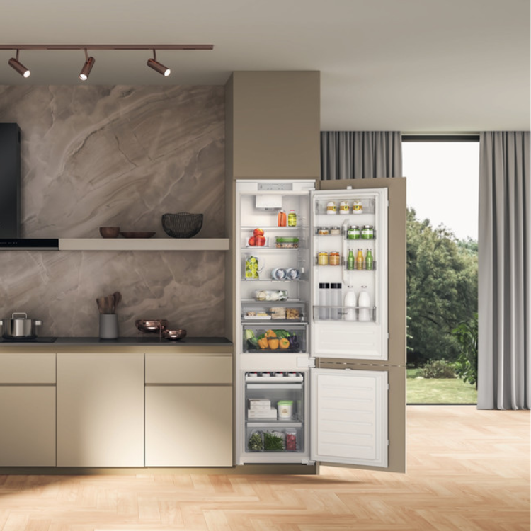 Einbau-Kühl-Gefrierkombination Whirlpool WHC20D013D1 300L Weiß