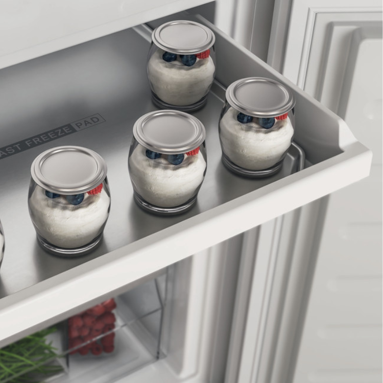 Einbau-Kühl-Gefrierkombination Whirlpool WHC20D013D1 300L Weiß