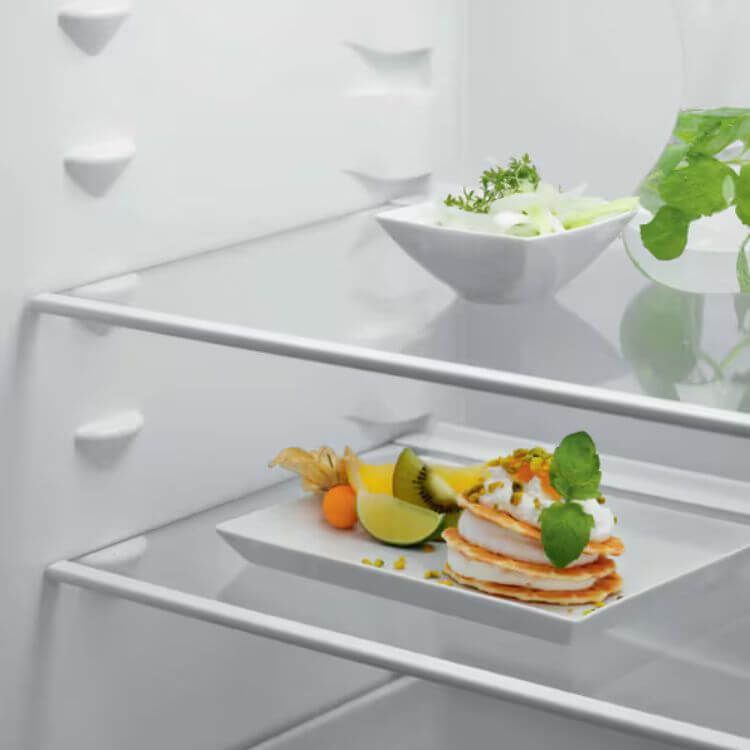 Frigorífico Sem Congelador de Encastre Electrolux ERD6DE18S1 310L