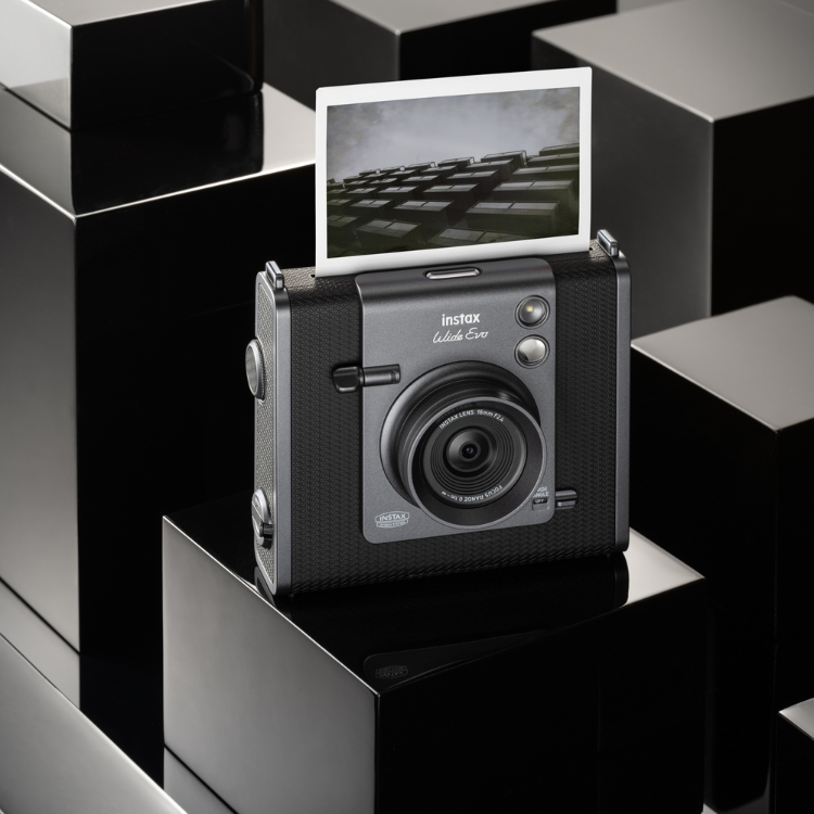 Máquina Fotográfica Instantânea Fujifilm Instax Wide EVO Preto