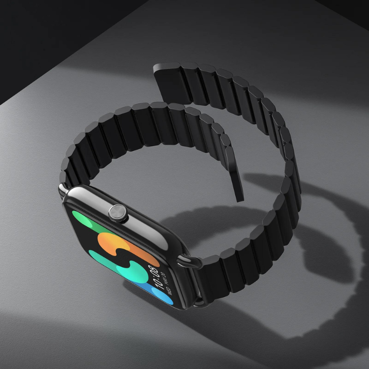 Smartwatch Haylou RS4 Plus LS11 preto com pulseira e ecrã colorido.