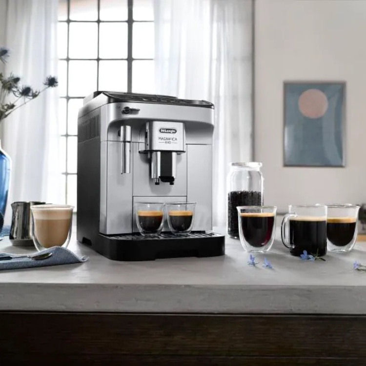 DeLonghi Magnifica Evo Kaffeemaschine – 1450 W