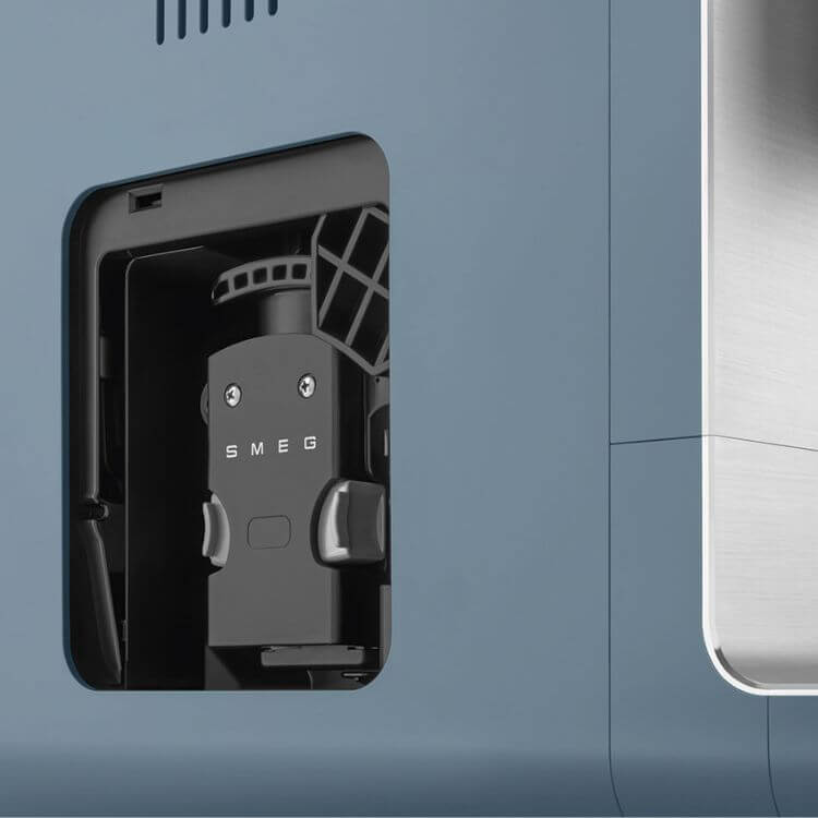 Máquina de Café Smeg Automática Collezione c/ Cappuccinador Azul