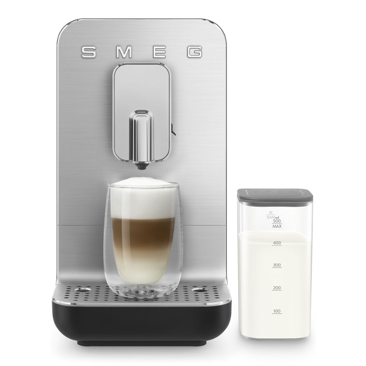 Máquina de Café Smeg Automática Collezione c/ Sistema de Leite Preto