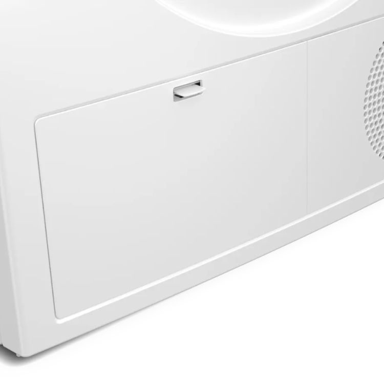 White Balay clothes dryer, 8Kg capacity, E class, close-up of door and handle.