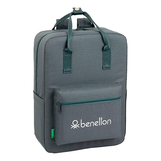 Mochila escolar cinzenta Benetton UCB com asas e bolsos laterais.