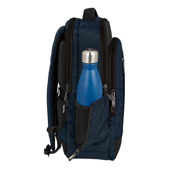 Mochila Safta Business 15.6 azul escuro com garrafa de água no bolso lateral.
