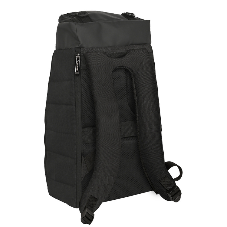 Mochila de Viagem Safta Business Preto, com alças e puxador, vista lateral posterior.