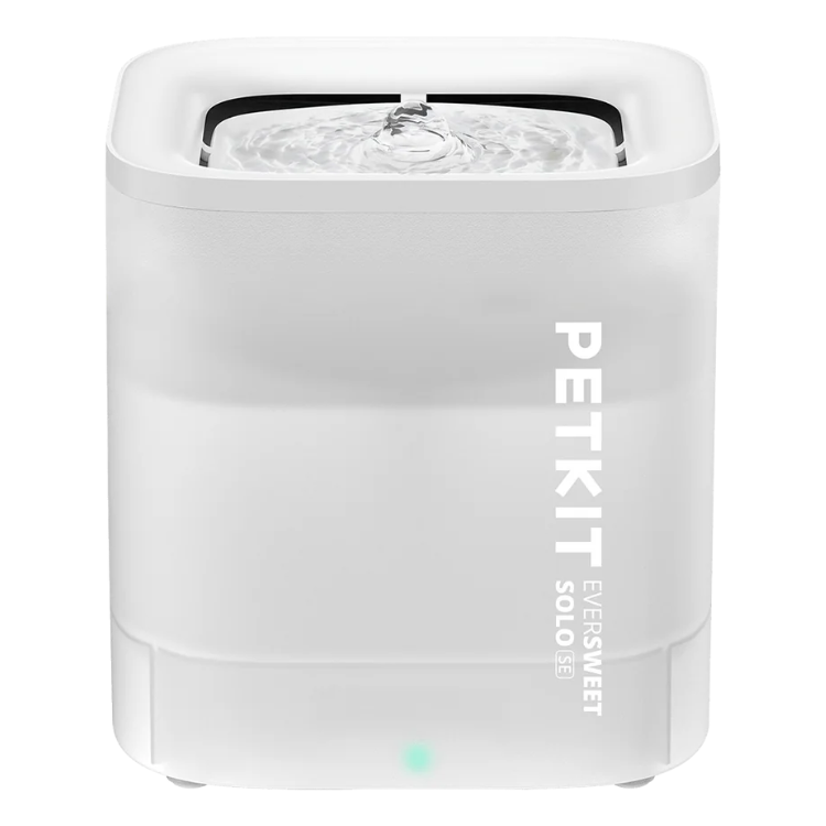 White Petkit Eversweet Solo SE water fountain with green light, water flowing.