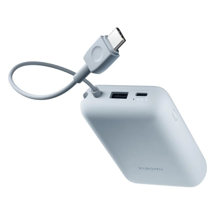 Powerbank Xiaomi 10000mAh azul com cabo USB-C e duas portas de carregamento.