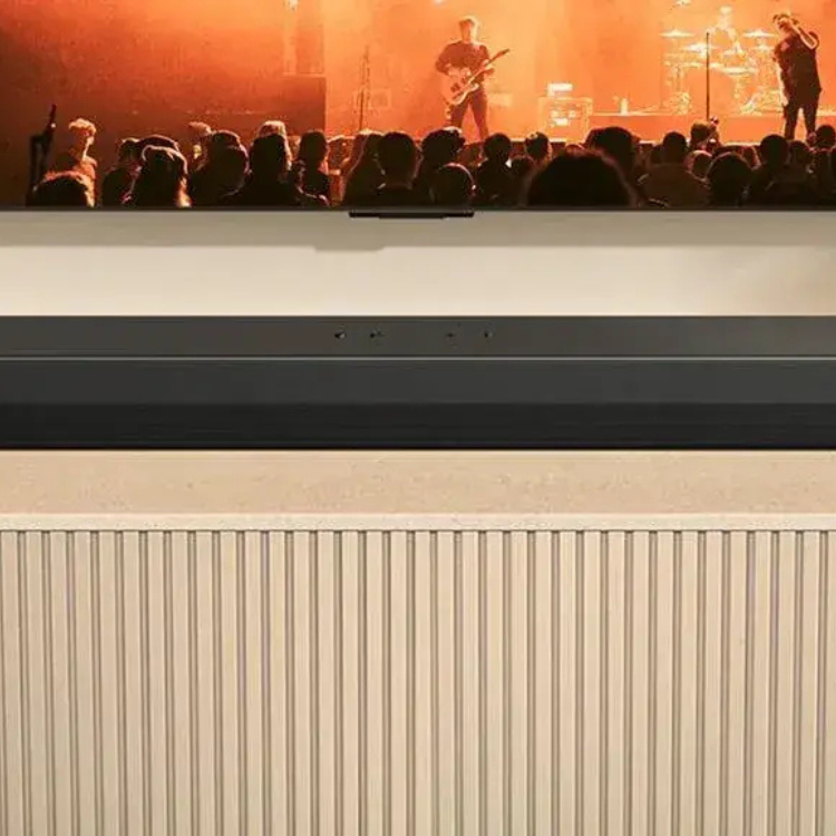 LG S20A soundbar, beige, 2.0 channels, 50W, Dolby Audio/DTS Digital Surround.