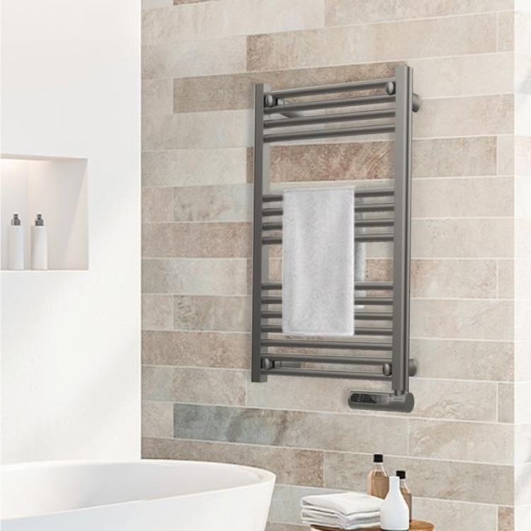 Cecotec Ready Warm 9100 Smart Towel electric towel rail, stainless steel, with white towel.