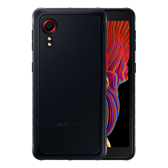 Samsung Galaxy XCover 5 preto, vista frontal e traseira, com câmera e ecrã colorido.